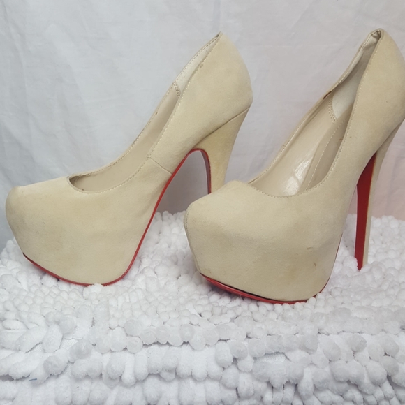 Alba Faux Suede Heels Pumps Cream Tan SZ 7.5 - Picture 3 of 6
